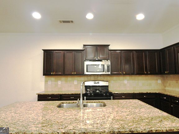 3rd image of 726 Garbrooke Dr