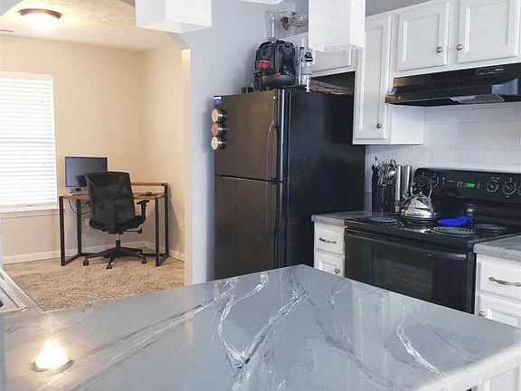 5th image of 4232 Nandina Ct