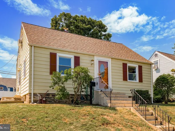 62 Seward Ln, Aston, PA 19014