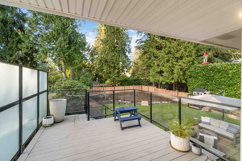 North Vancouver Apartment for rent - 3 Bedrooms — photo 22