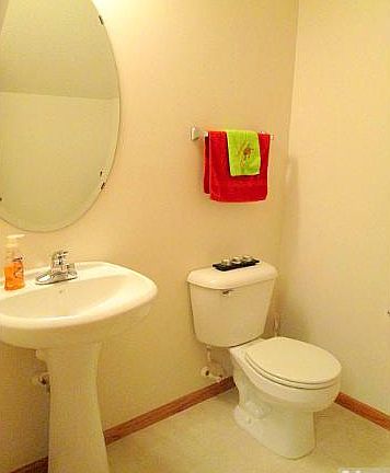 4th image of 359 Frederick Cir