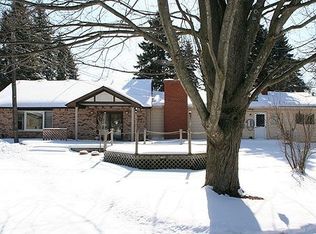 732 Casemer Rd, Lake Orion, MI 48360