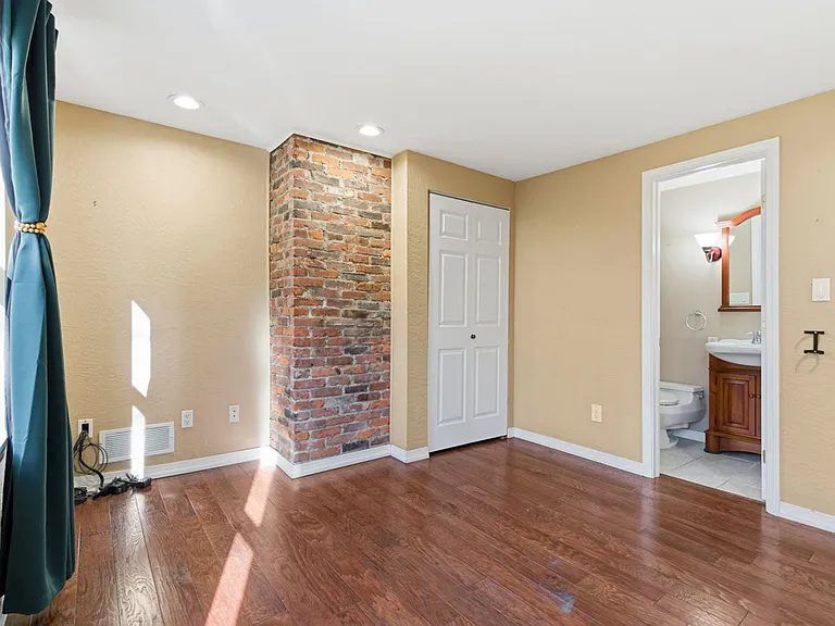 3220 Mary St — Photo 28