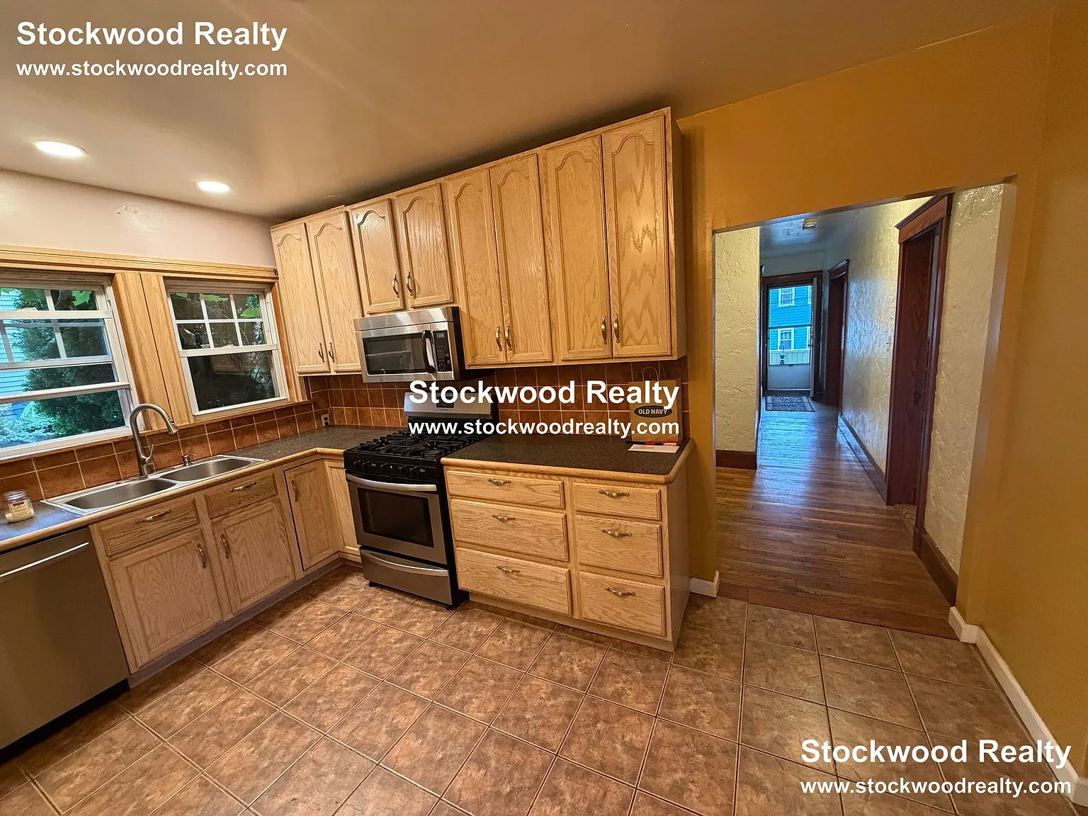 2 bed, 1.0 bath, $2,500 — Photo 3