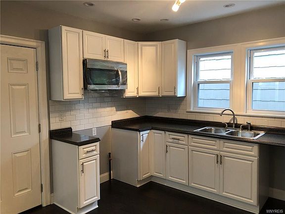 3rd image of 313 Cumberland Ave