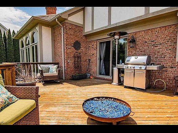 4th image of 54036 Sutherland Ln