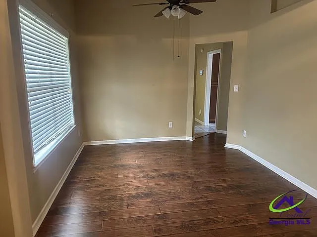 203 Margeson Dr — Photo 3