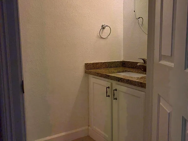 833 Millbrae Ct #4 — Photo 7