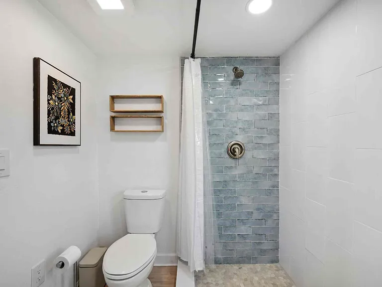 2131 1/2 King Ave #B — Photo 6