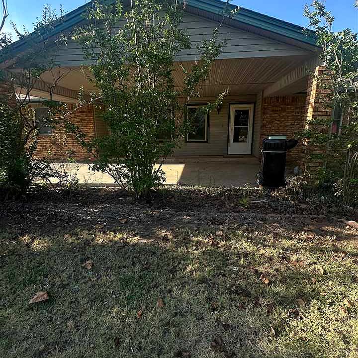 1st image of 319 N Shady Ln