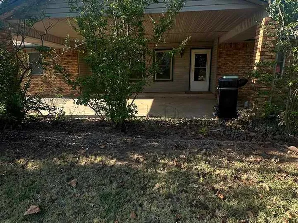 319 N Shady Ln, Cushing, OK 74023