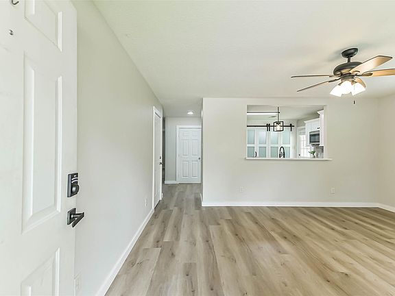4th image of 1799 League Line Rd APT 5