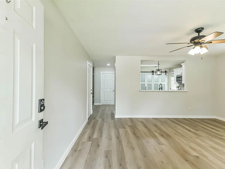 1799 League Line Rd #5 — Photo 4