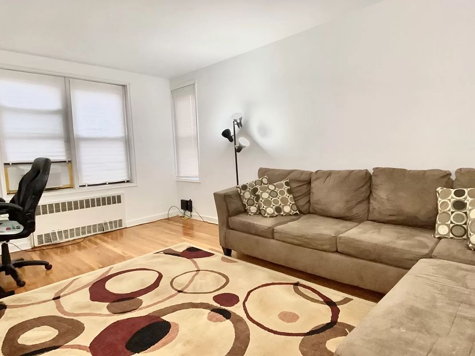1st image of 2280 Burnett St APT 3A