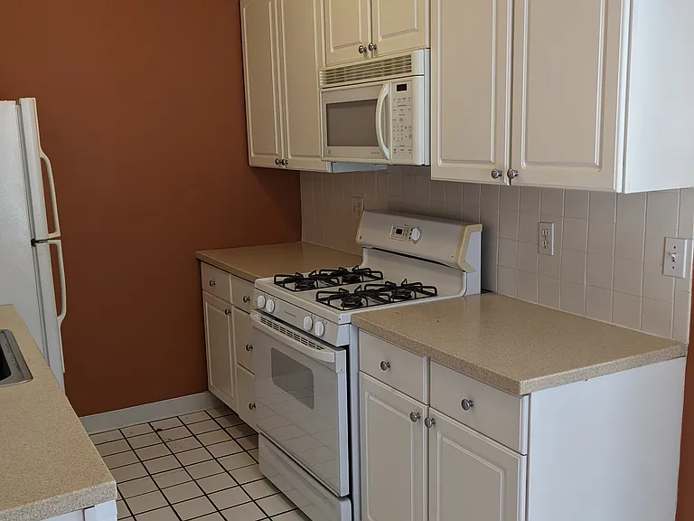 850 Massachusetts Ave #14 — Photo 9