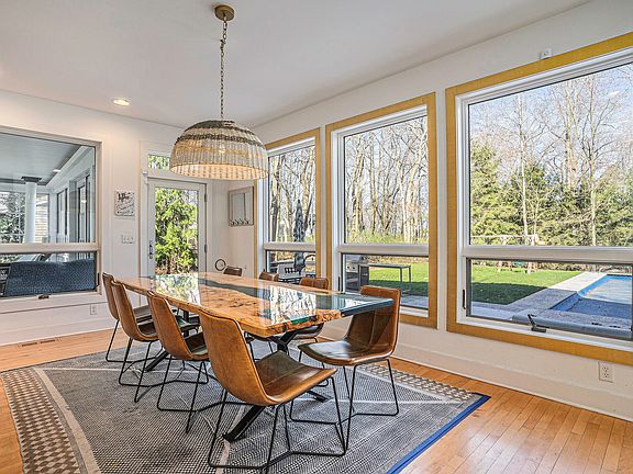 5th image of 16396 Meadow Wood Dr