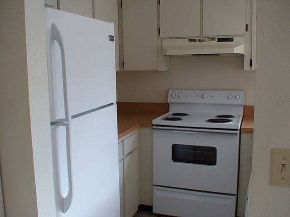 3rd image of 13045 Londondary Pl