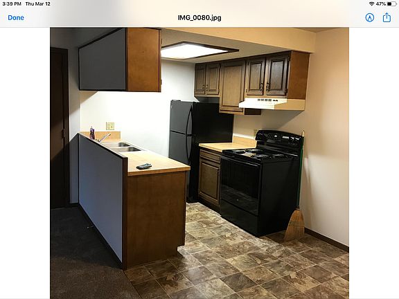 3rd image of 896 Brookfield Dr