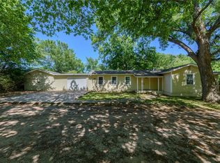 319 S Main St, Sadler, TX 76264