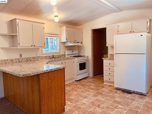 5th image of 477-920 Lake Forest Dr