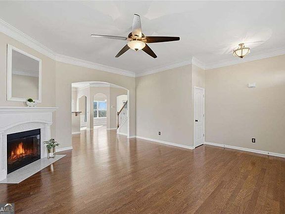 5th image of 5962 Lexington Way