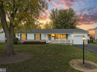 6 Meadow Ln, Hanover, PA 17331