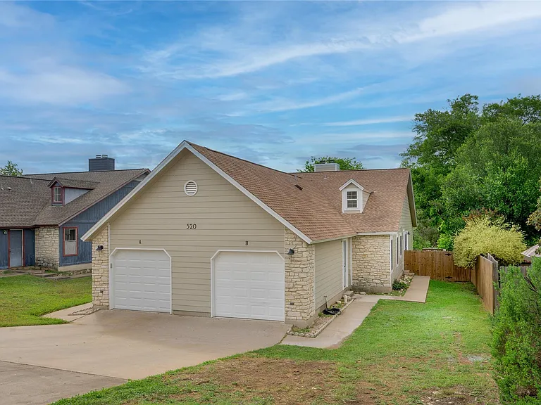 520 Cutty Trl #B — Photo 2