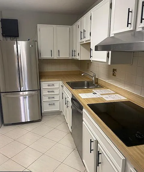 8340 Greensboro Dr #221 — Photo 11