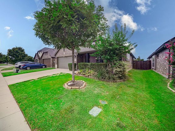 3rd image of 1604 De Berry Ln
