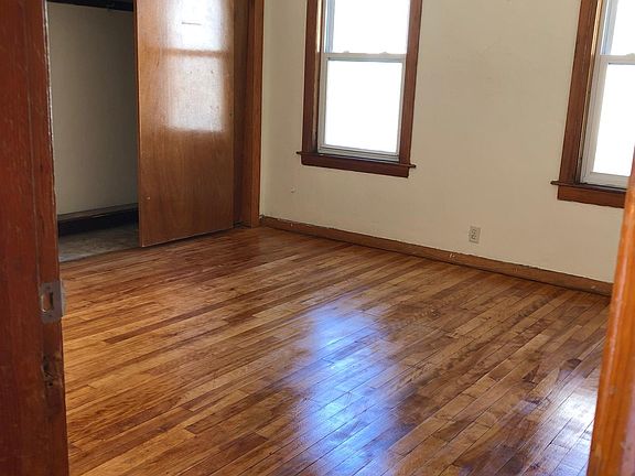 5th image of 48 Plantation St #2