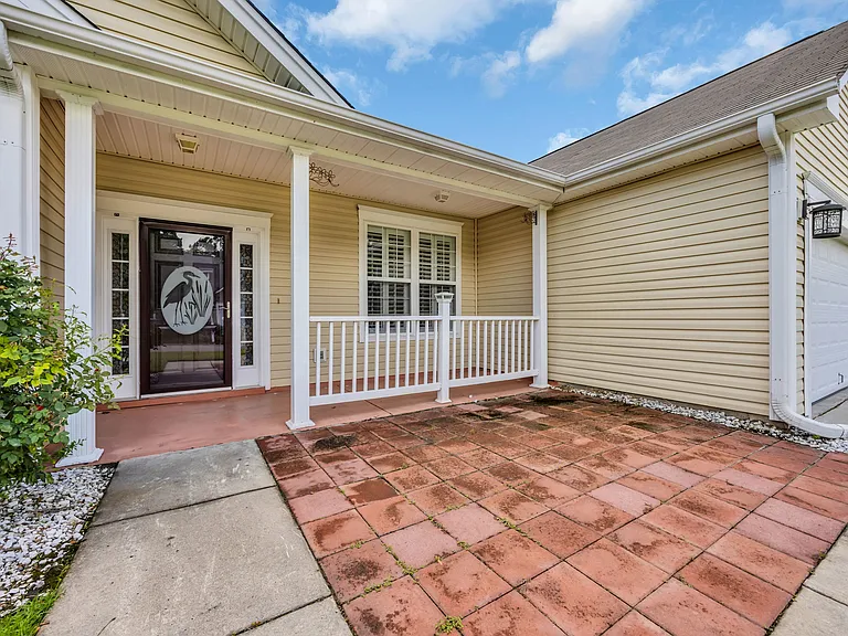 101 Zinnia Dr — Photo 2