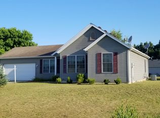 111 Pine Trace Ct, North Liberty, IN 46554