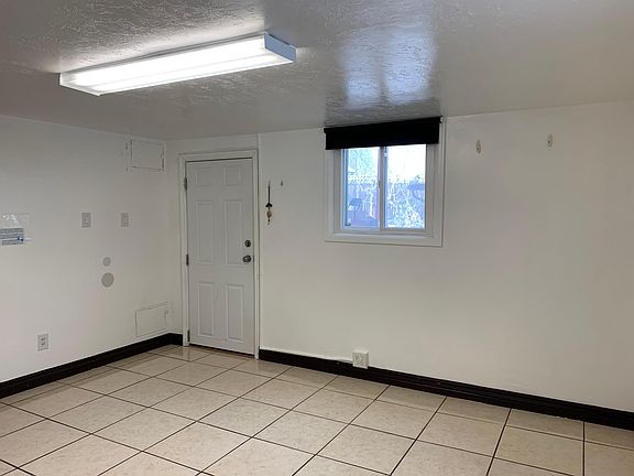 2nd image of 2166 S King St