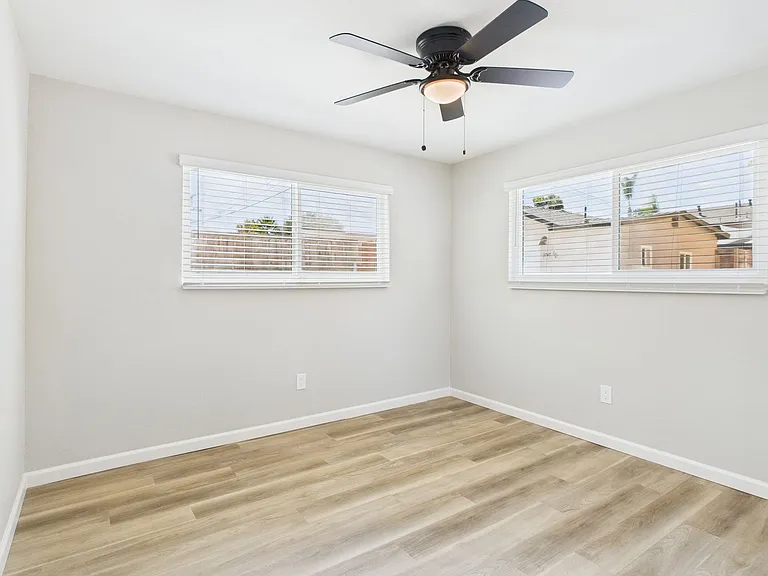 NNP - 3752 Nile Street — Photo 60