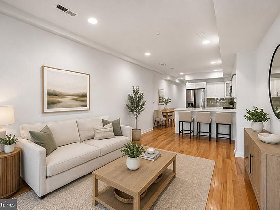 5th image of 1437 Brown St #2