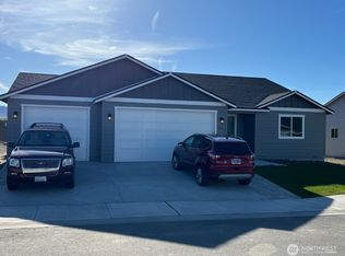 311 S Newark Loop, East Wenatchee, WA 98802