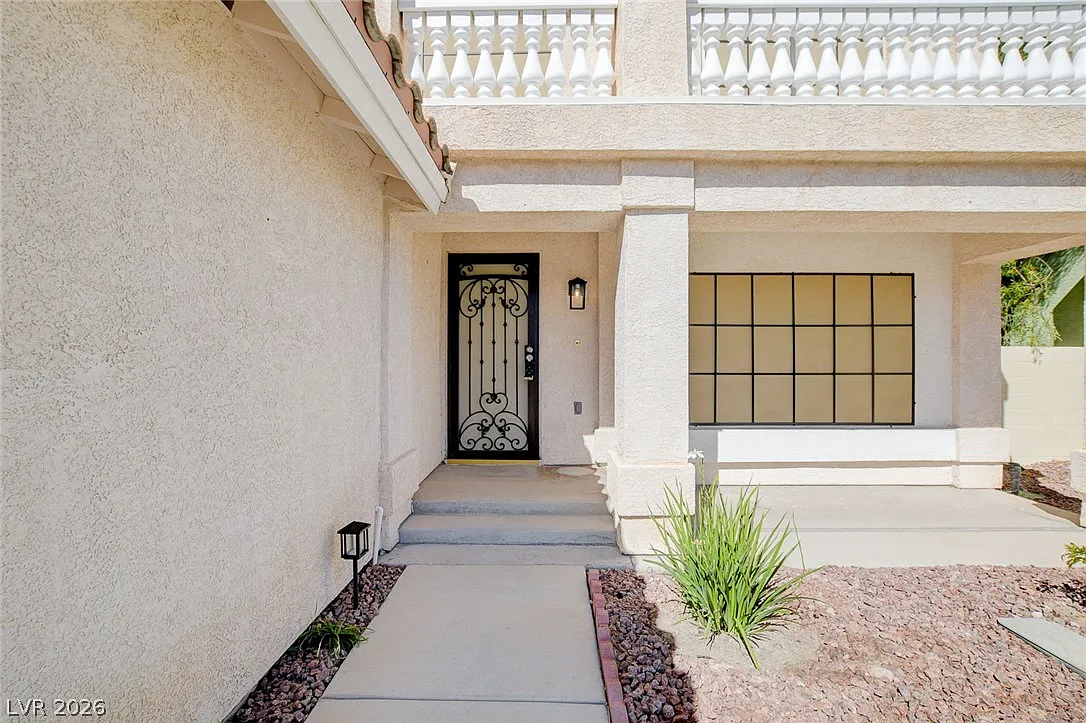 5 bed, 3.0 bath, 3210 sqft, $3,995 — Photo 4