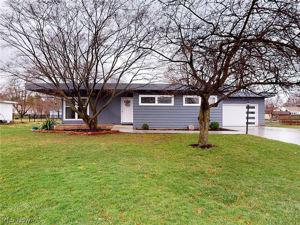 1st image of 162 S Leavitt Rd