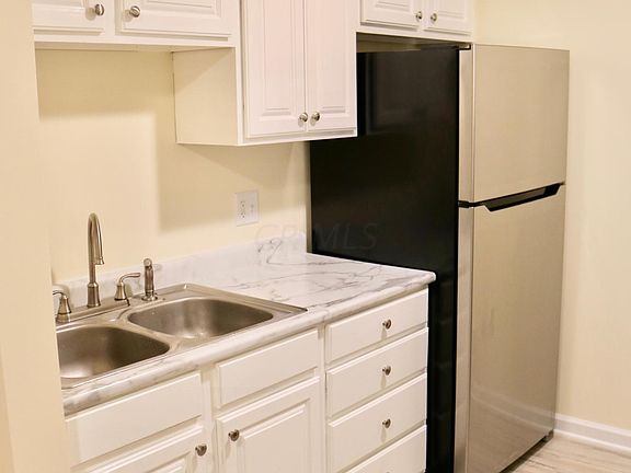 2nd image of 3037 Azelda St