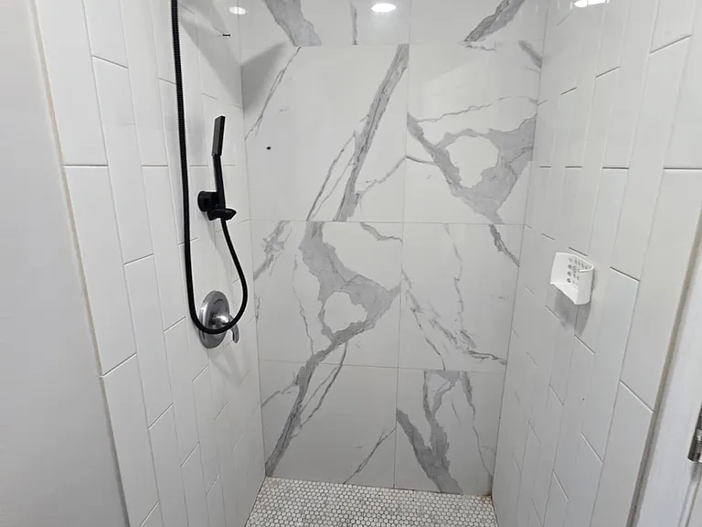 485 Lakeside Ave #1R — Photo 5