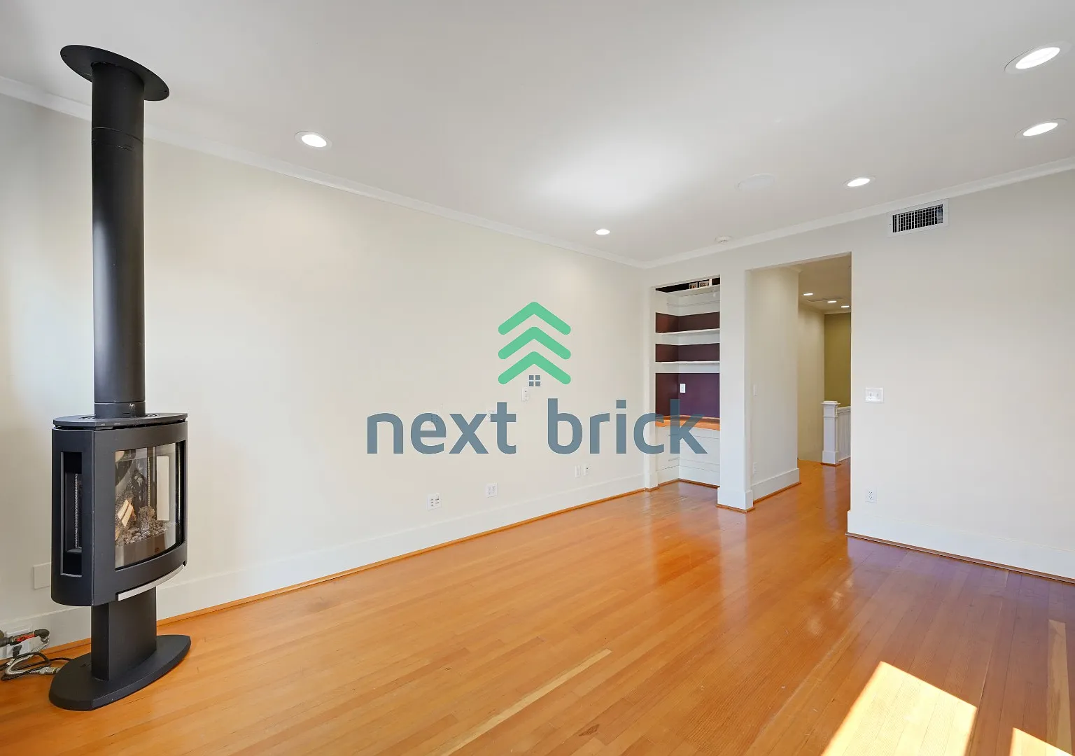 Rare Find-Heritage Historic Lake View Luxury Condo opportunity! — Photo 4