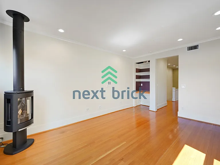 2913 Franklin Ave E #B — Photo 4