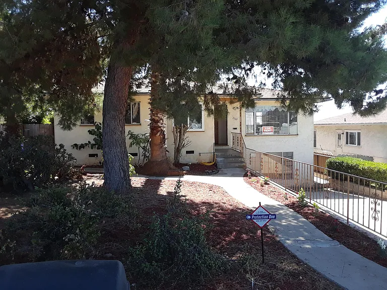 7137 Saranac St — Photo 16
