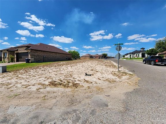 5th image of 504 N Kika De La Garza Blvd