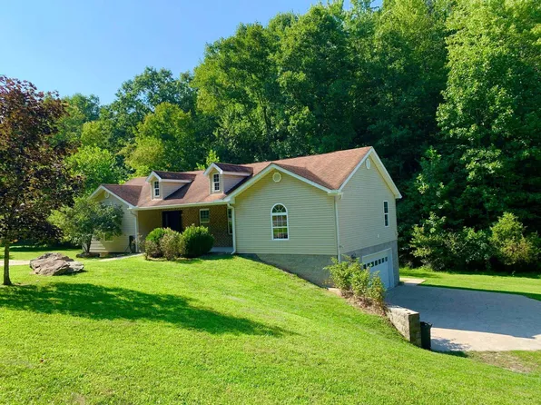 2313 W Hearthstone Ln, Ashland, KY 41102