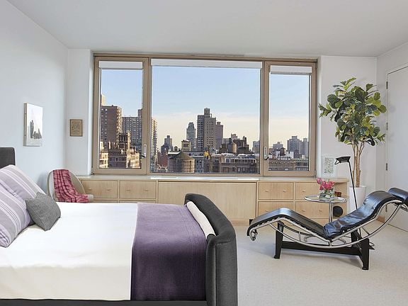 4th image of 30 E 85th St APT 17A