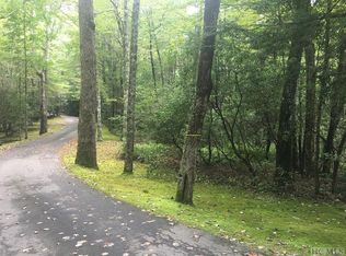 12 Treasurewood Rd, Glenville, NC 28736