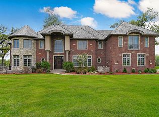 9101 Garfield Ave, Burr Ridge, IL 60527