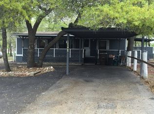 23947 Star Oaks Dr, Elmendorf, TX 78112