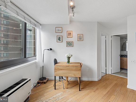 3rd image of 1420 Locust St APT 17B